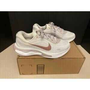New! Womens Nike Journey Run “Smokey Violet”  Running Shoes. Size 9. Awesome!